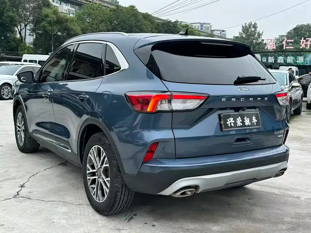 Ford Escape 2023 из CN, фото 2