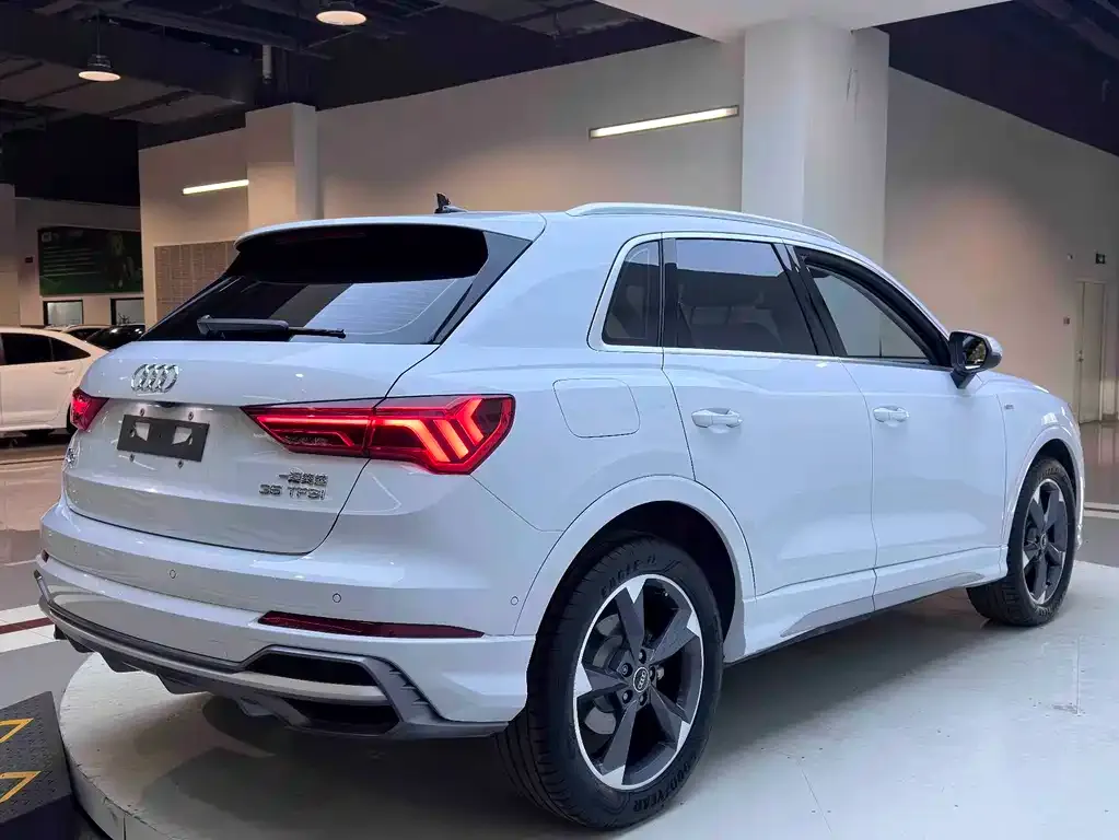 Audi Q3 — фото 4