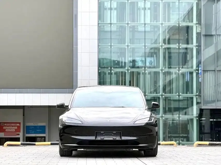 Tesla Model 3 — фото 4