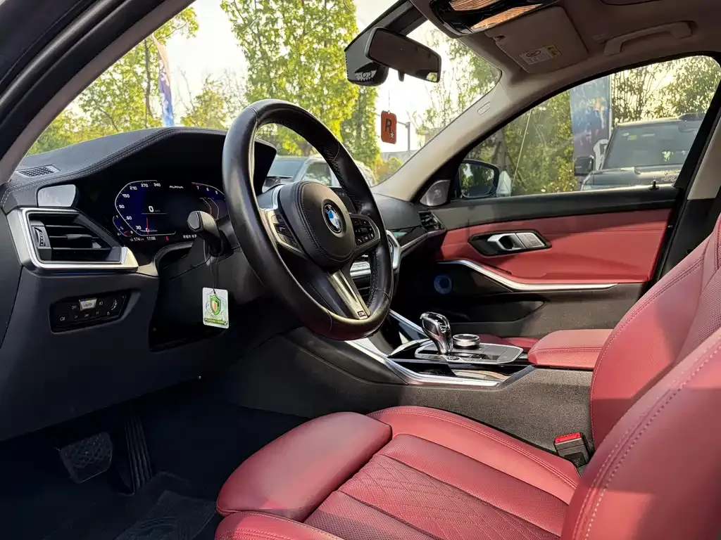 BMW 3 Series 2022 из CN, фото 2