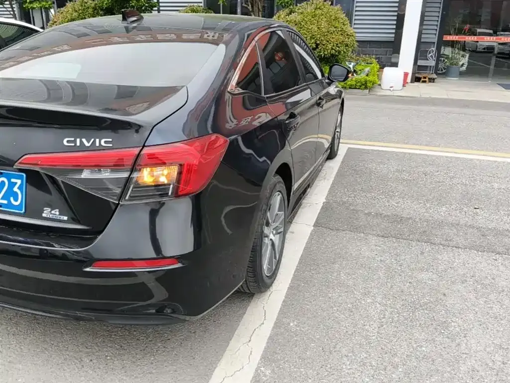 Honda Civic — фото 7