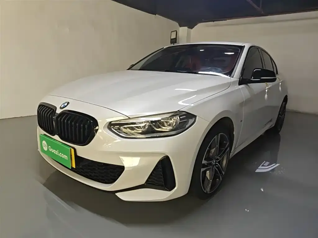 BMW 1 Series — фото 1