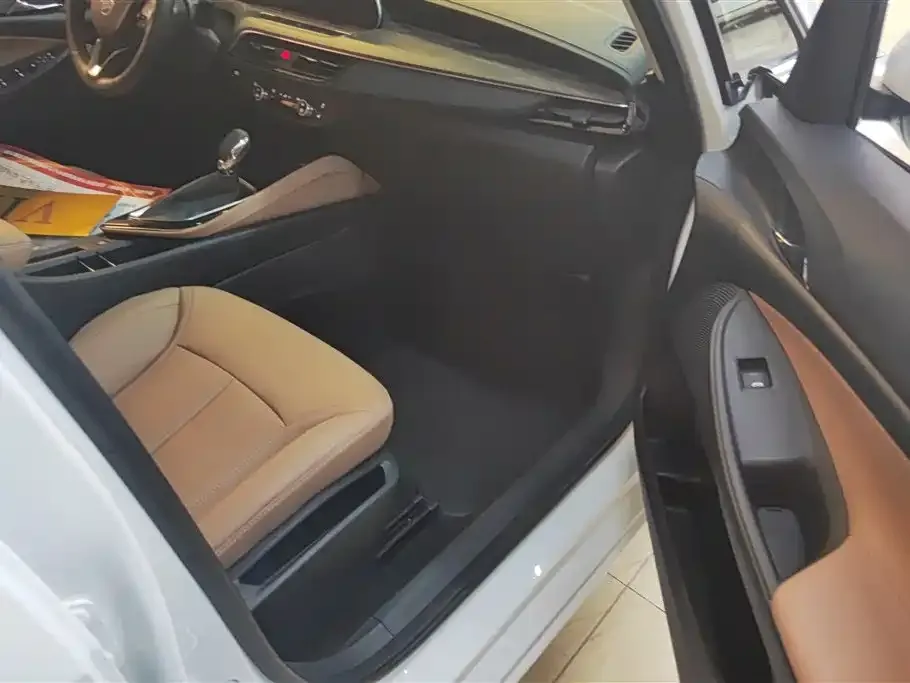 Buick GL6 2022 из CN, фото 3