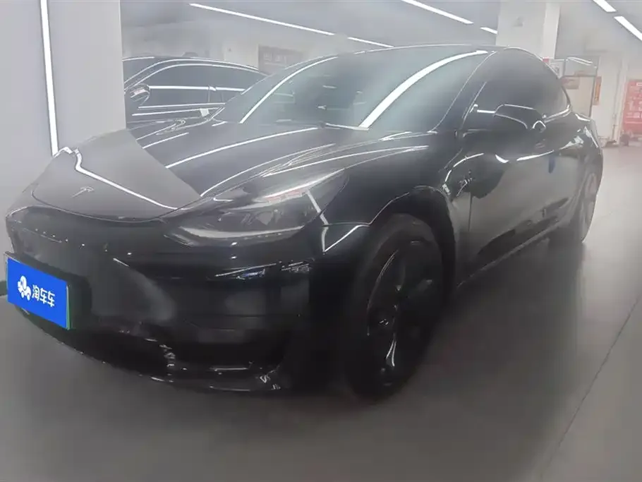 Tesla Model 3 — фото 1