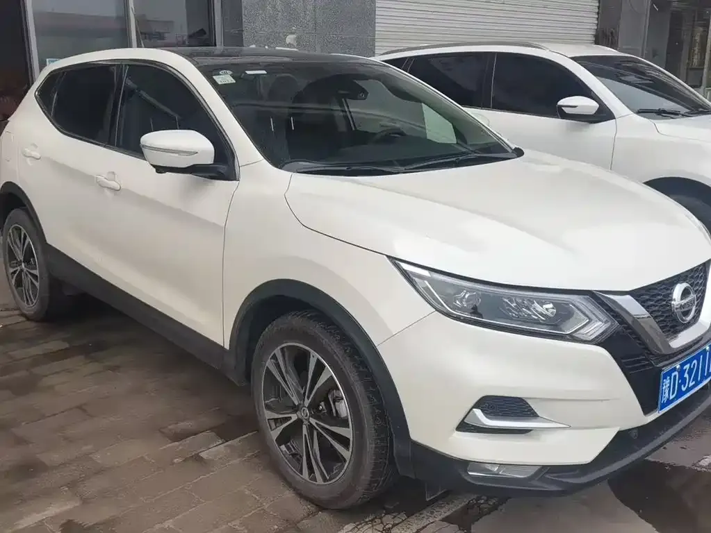 Nissan Qashqai — фото 1