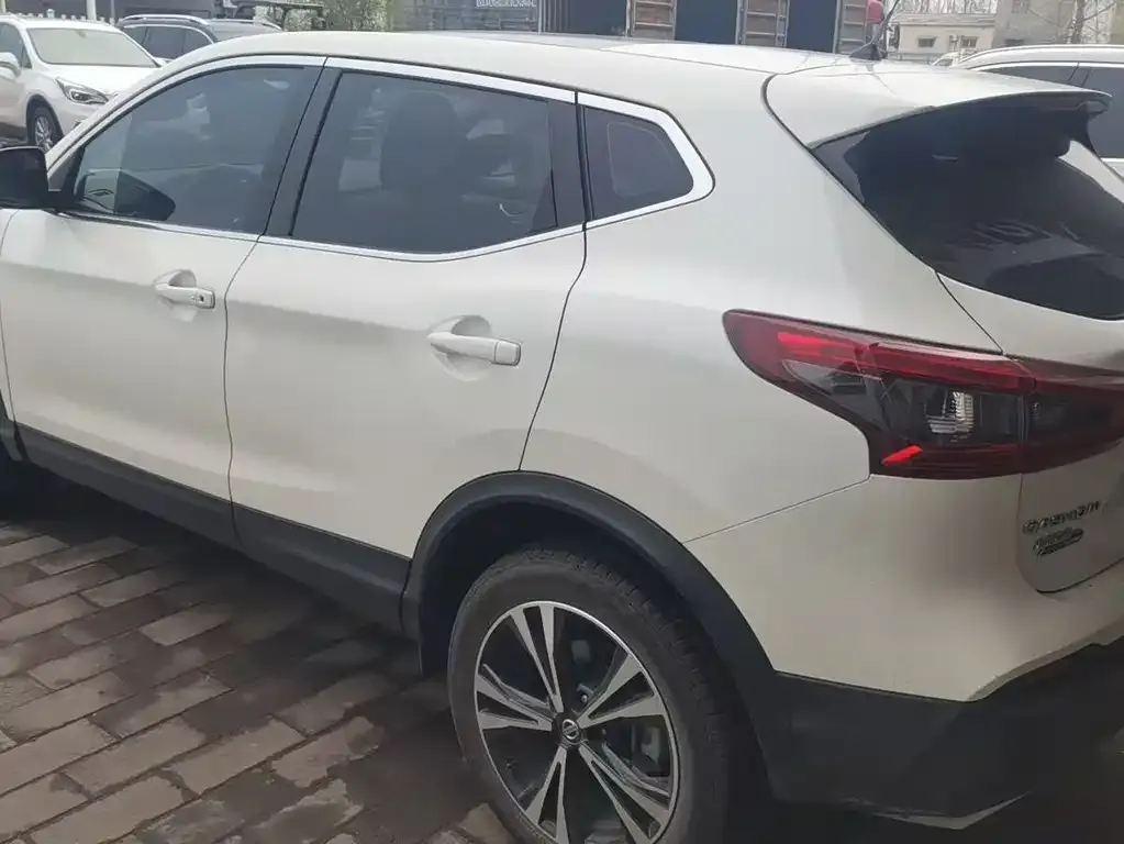 Nissan Qashqai — фото 2