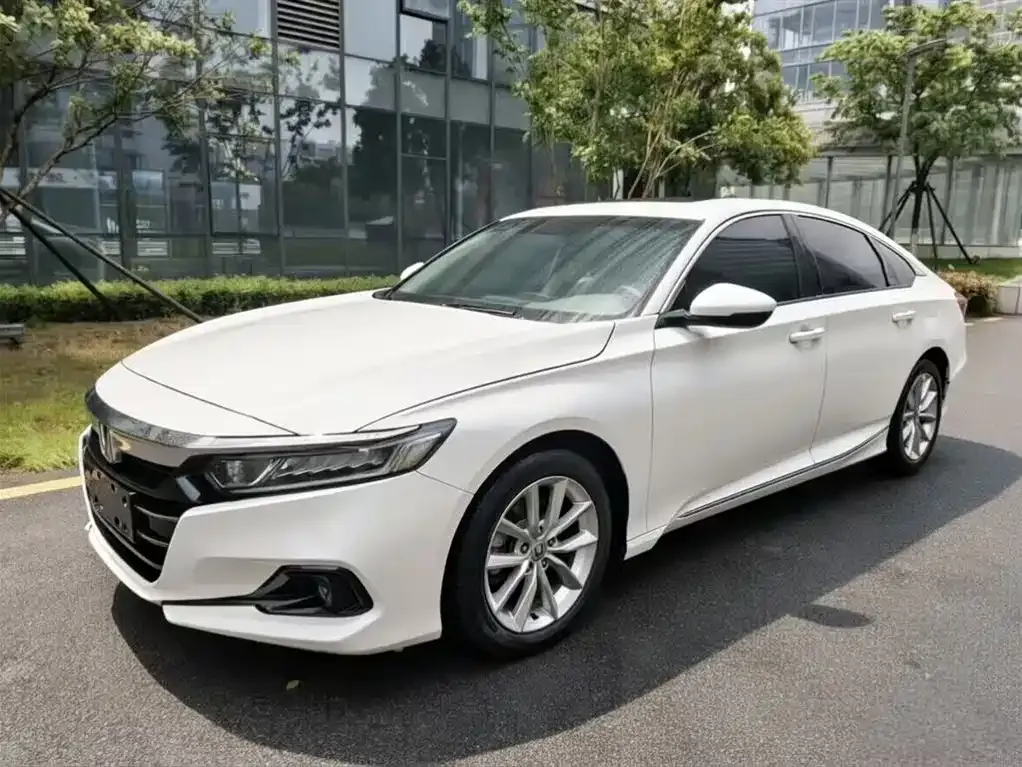 Honda Accord — фото 1