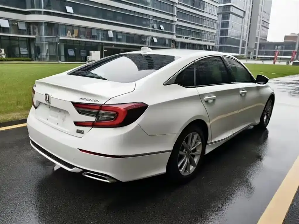 Honda Accord — фото 9