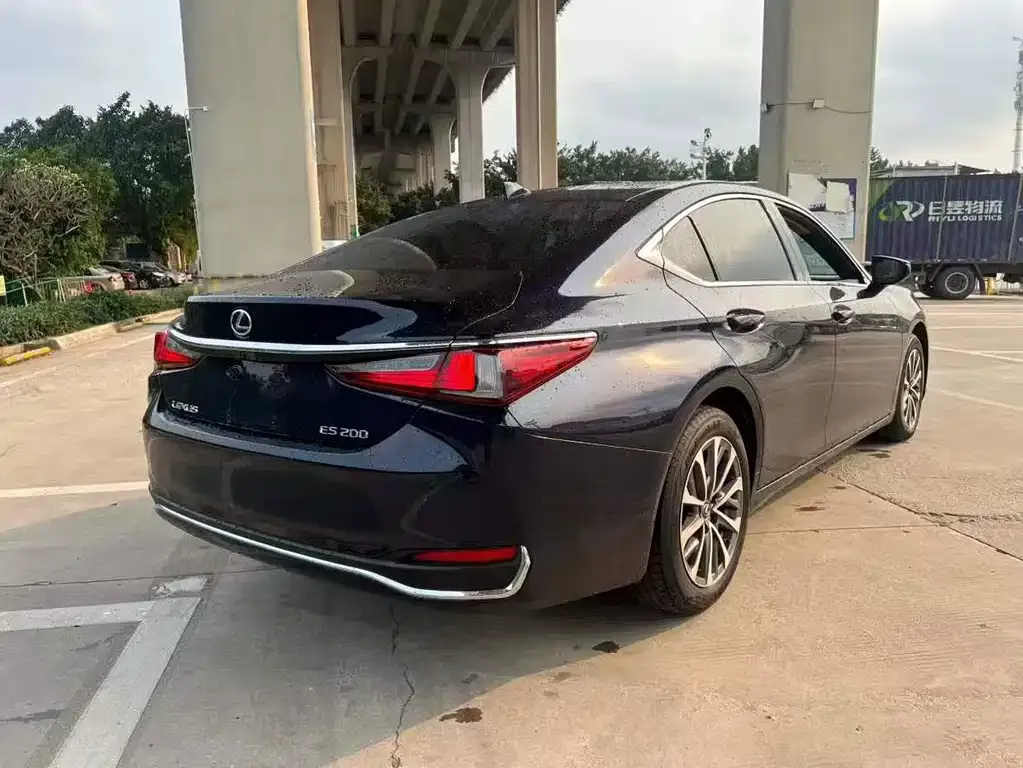 Lexus ES — фото 3