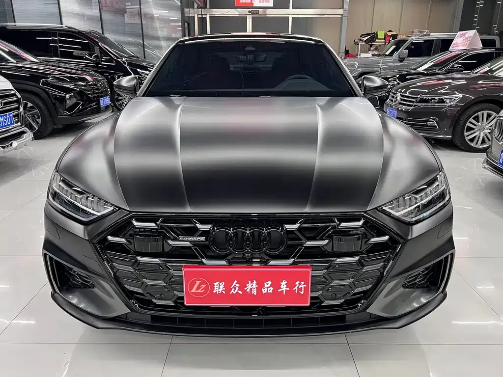 Audi A7L — фото 1