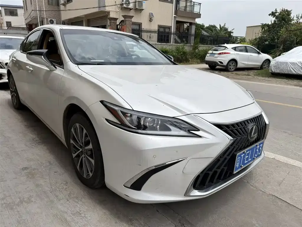 Lexus ES — фото 6