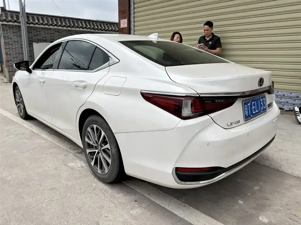 Lexus ES — фото 3