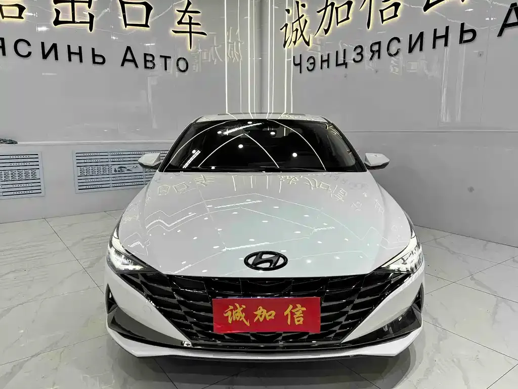 Hyundai Elantra — фото 3