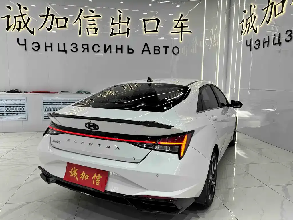 Hyundai Elantra — фото 10