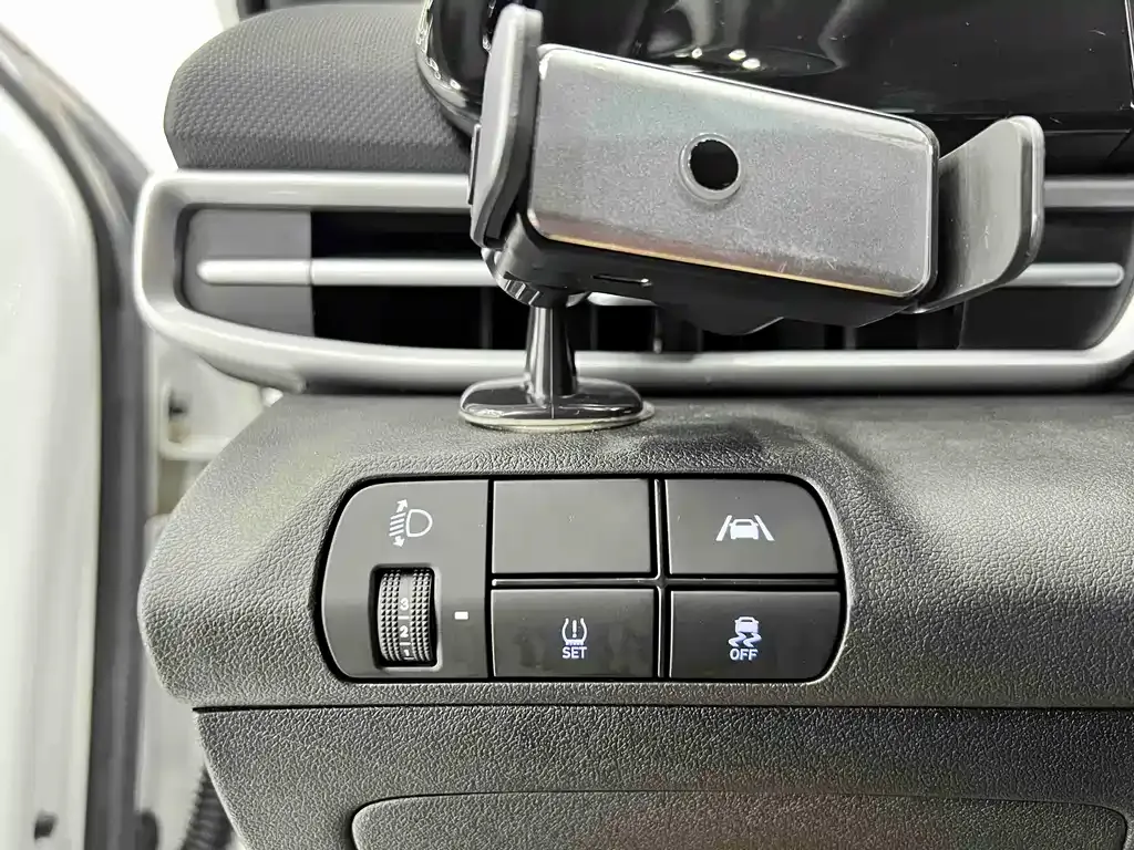 Hyundai Elantra — фото 6