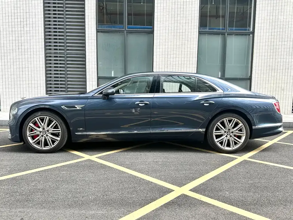 Bentley Flying Spur 2021 из CN, фото 6
