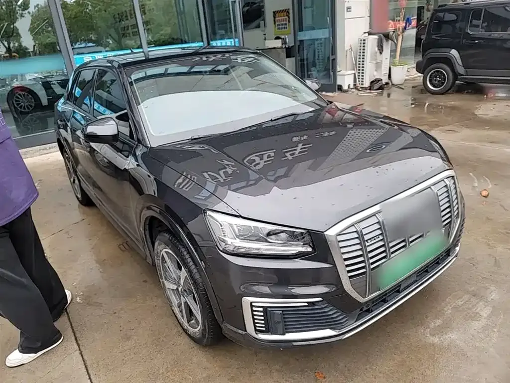 Audi Q2L e-tron 2021 из CN, фото 4