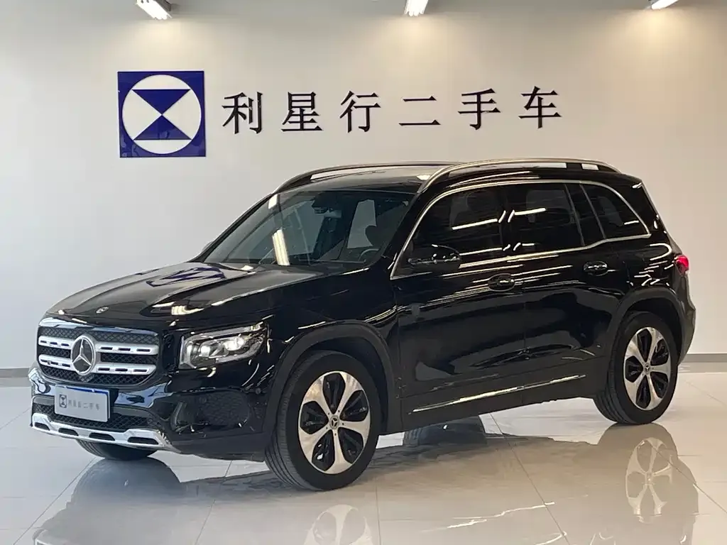 Mercedes-Benz GLB — фото 1