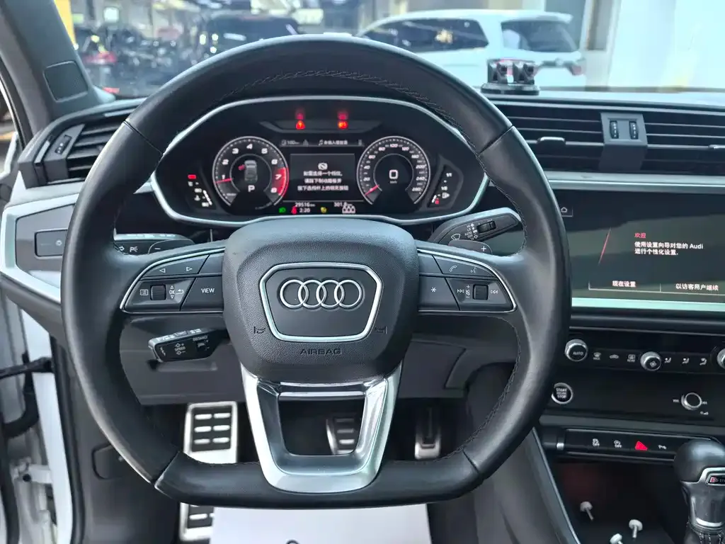 Audi Q3 — фото 3