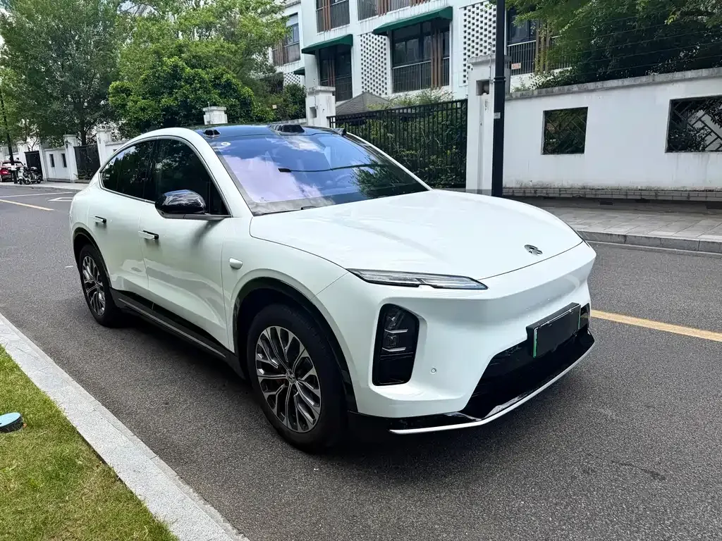 NIO EC6 — фото 9