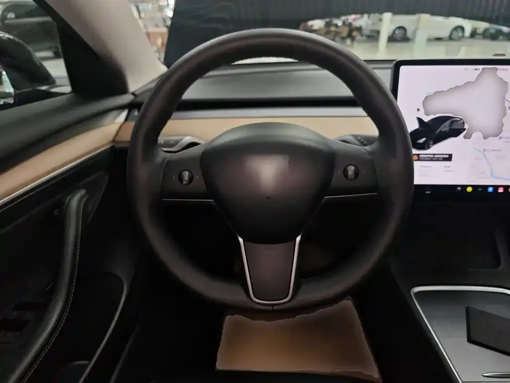 Tesla Model 3 — фото 4