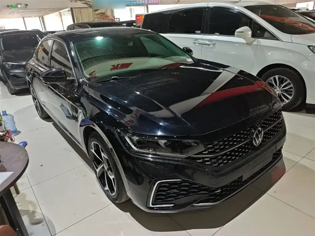 Volkswagen Passat — фото 5