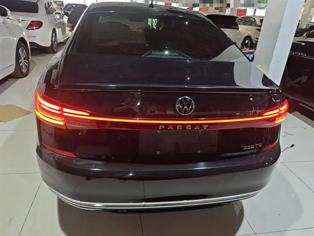 Volkswagen Passat — фото 8