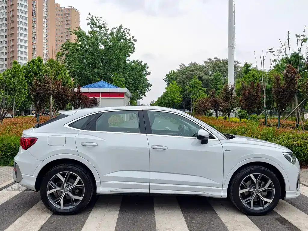 Audi Q3 Sportback 2021 из CN, фото 9