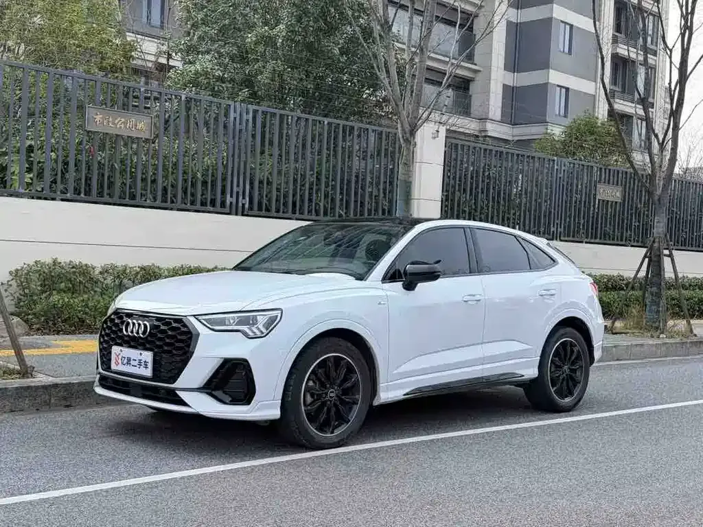 Audi Q3 Sportback — фото 1
