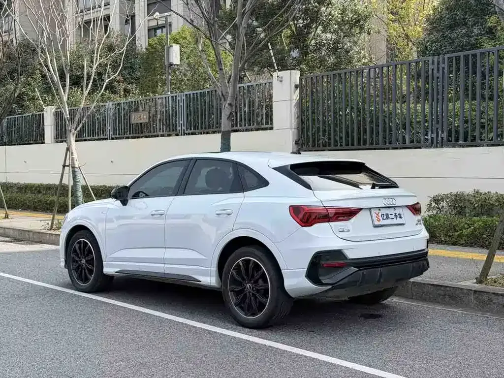 Audi Q3 Sportback — фото 10