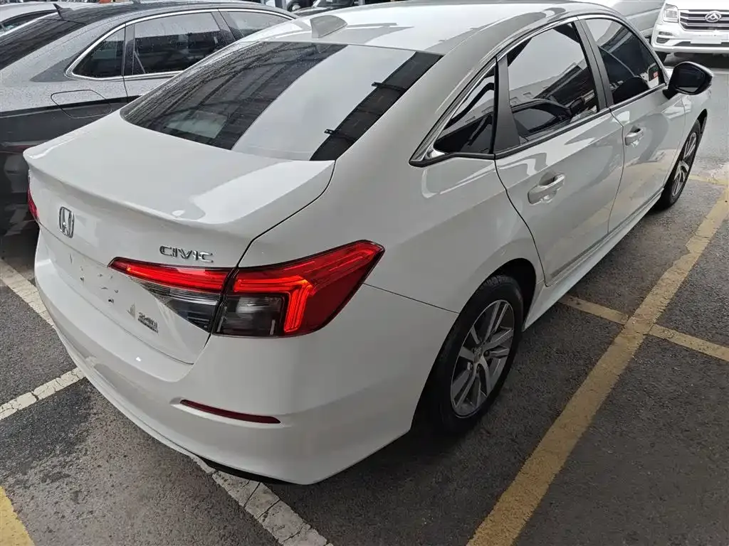 Honda Civic — фото 7