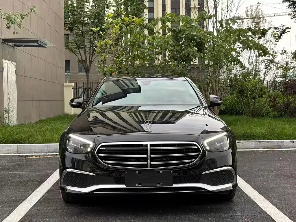 Mercedes-Benz E-Class — фото 5