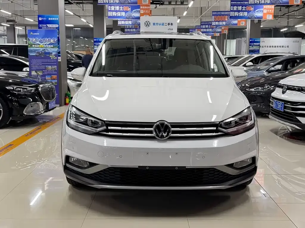 Volkswagen Touran 2022 из CN, фото 4