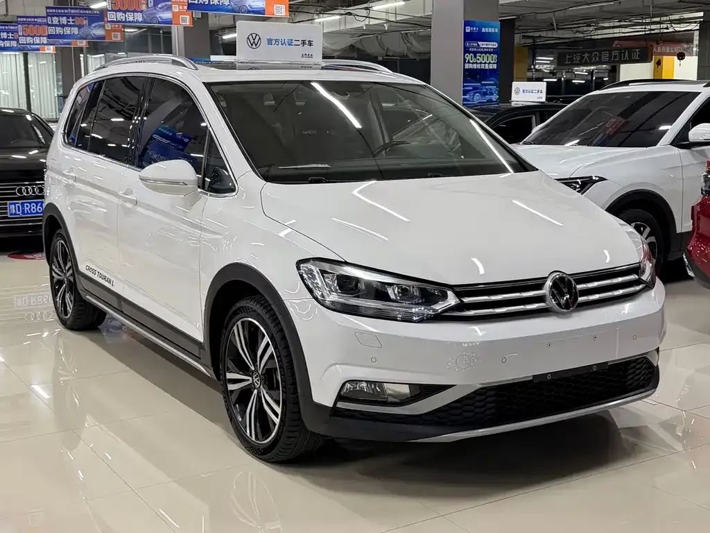 Volkswagen Touran 2022 из CN, фото 9