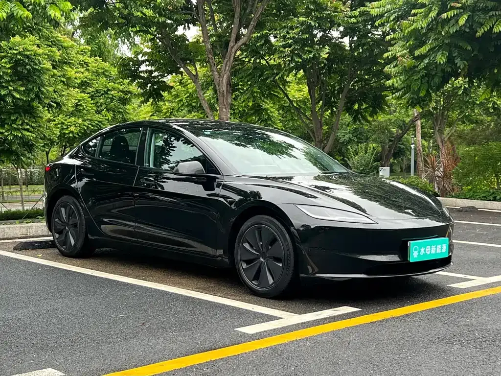 Tesla Model 3 — фото 4