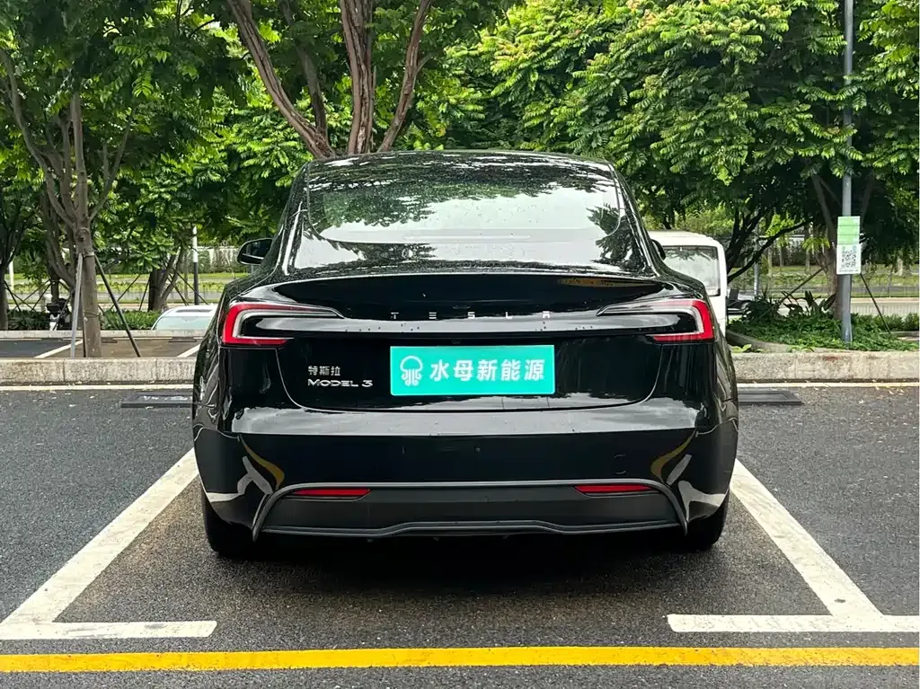 Tesla Model 3 — фото 8