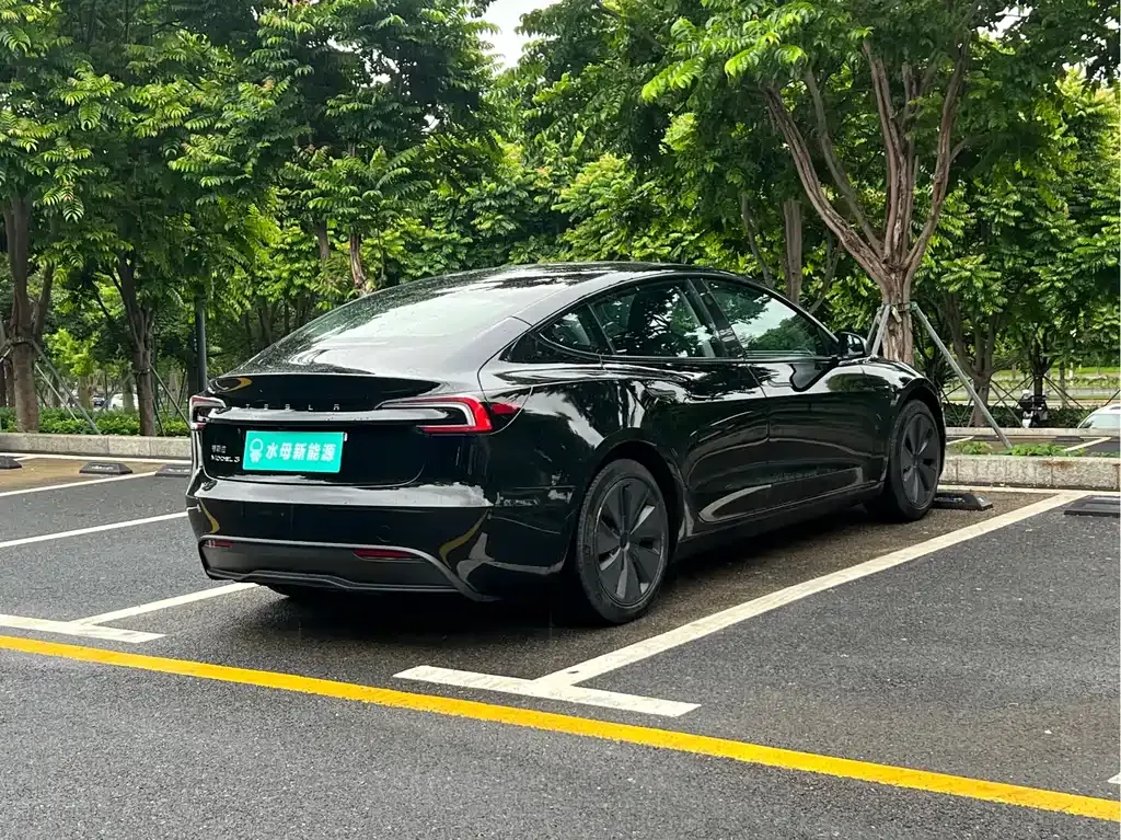 Tesla Model 3 — фото 7