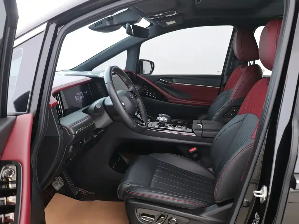 GAC Motor Trumpchi M8 — фото 10