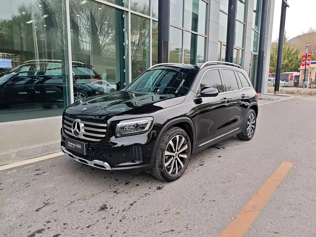 Mercedes-Benz GLB — фото 1