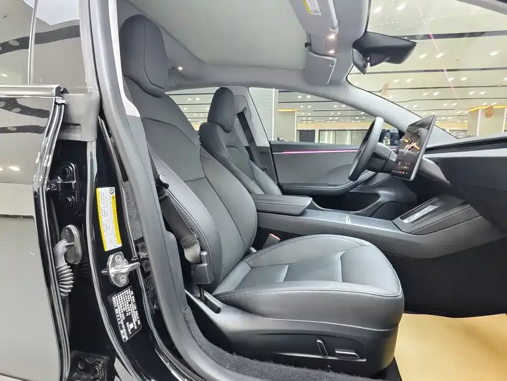 Tesla Model 3 — фото 10