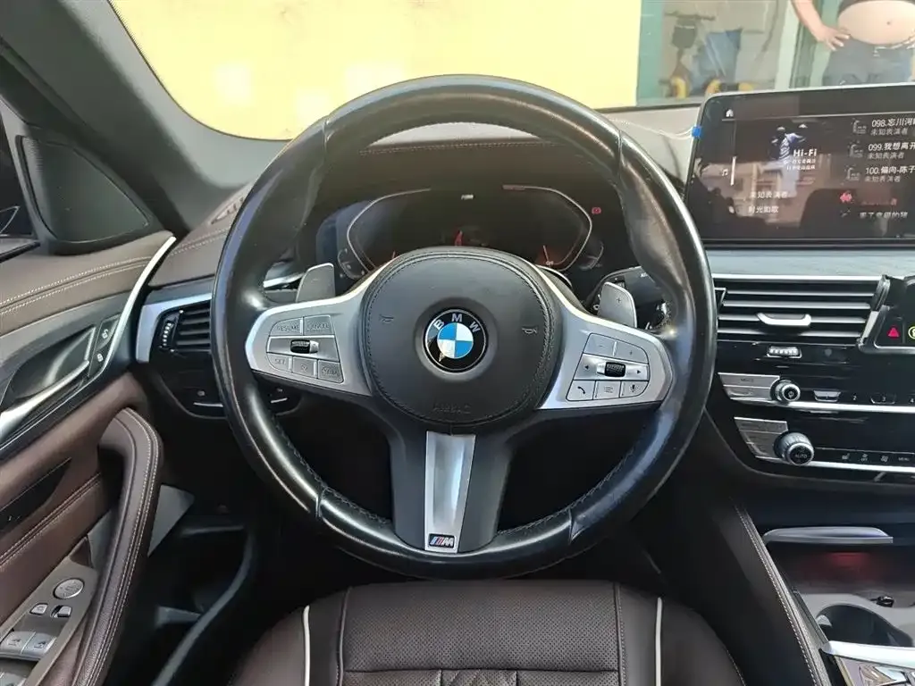 BMW 5 Series — фото 10