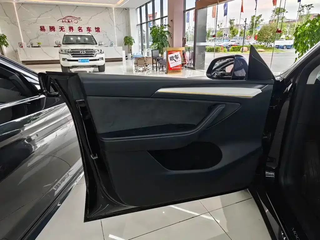 Tesla Model Y — фото 7