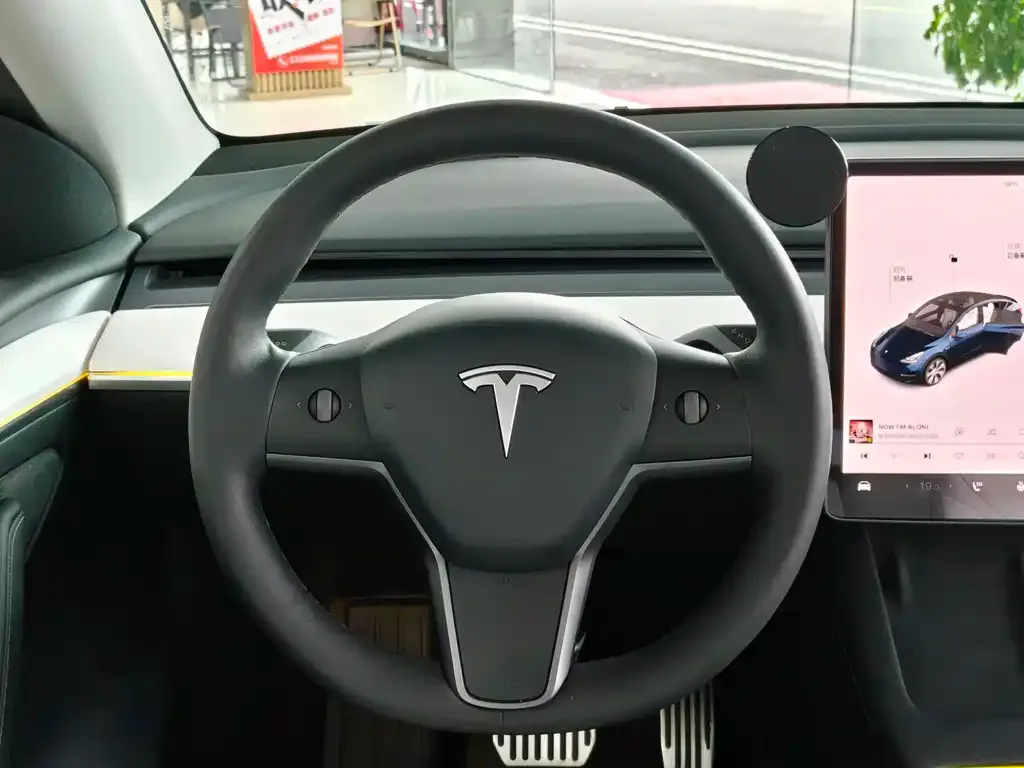 Tesla Model Y — фото 2