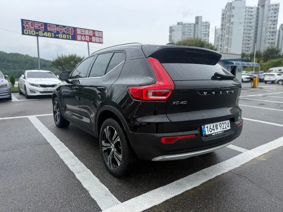 Volvo XC40 — фото 10