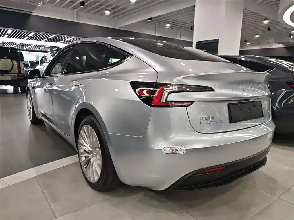 Tesla Model 3 — фото 7