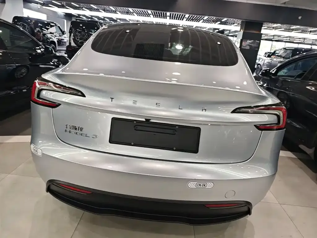 Tesla Model 3 — фото 10