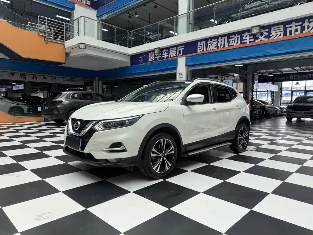 Nissan Qashqai — фото 1