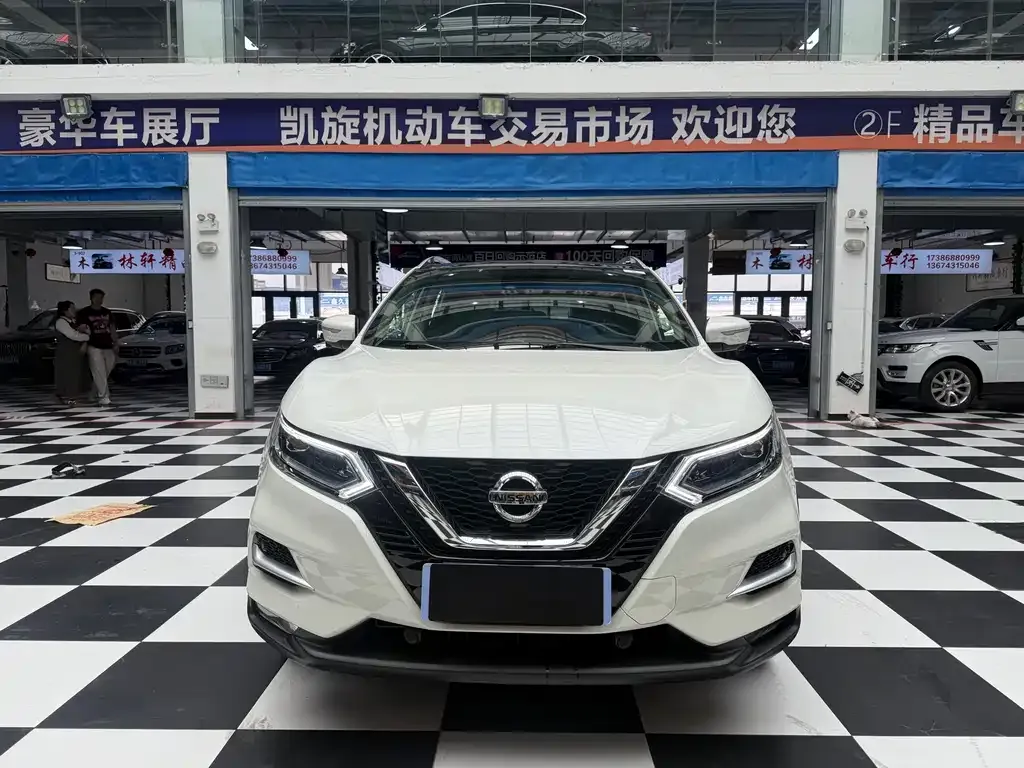 Nissan Qashqai — фото 10