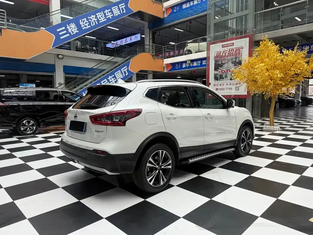 Nissan Qashqai — фото 9