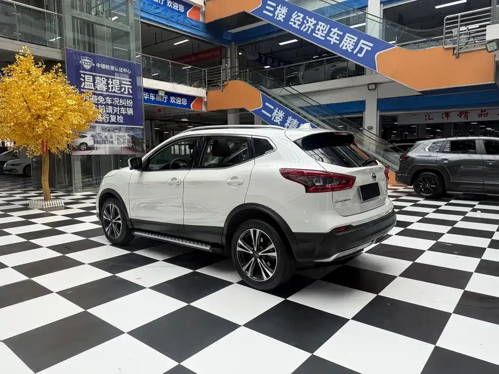 Nissan Qashqai — фото 2